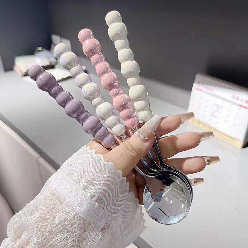 Cucchiaio con manico di perle  - Kitchen Gadgets Pakistan recensione e prezzo